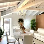 Apartmán Dimora Di Charme & *